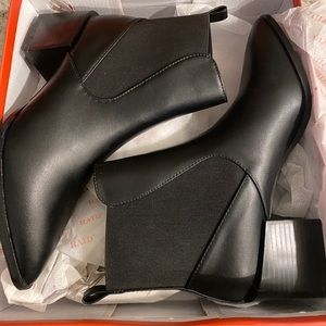 Black Chelsea Boots with block heel